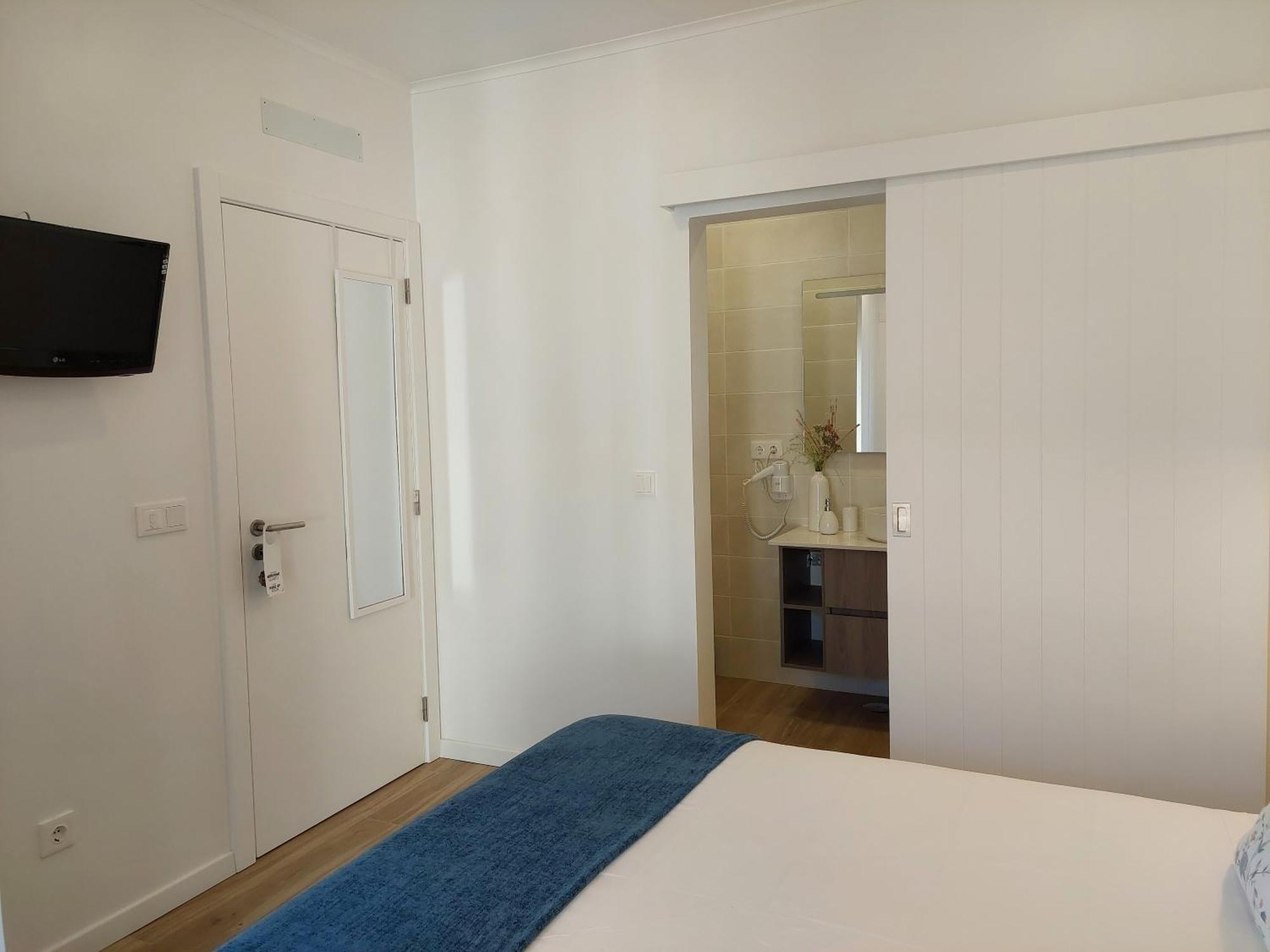 Lagoa Azul Guest House II Вила Нова де Милфонтеш Екстериор снимка